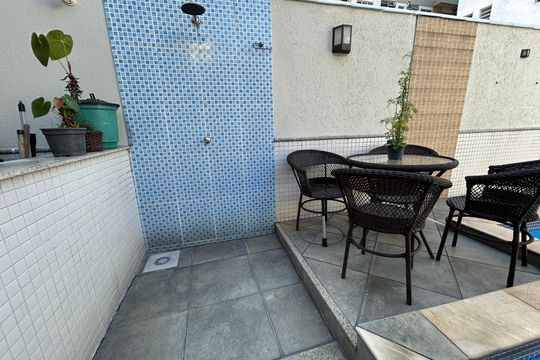 Área comum de casa de condomínio à venda com 4 quartos, 400m² em Vila Valqueire, Rio de Janeiro