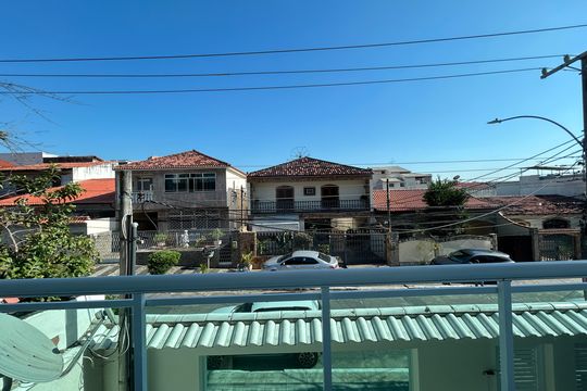 Vista de casa de condomínio à venda com 4 quartos, 400m² em Vila Valqueire, Rio de Janeiro
