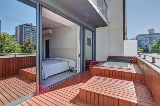 Varanda de apartamento à venda com 1 quarto, 57m² em Petrópolis, Porto Alegre