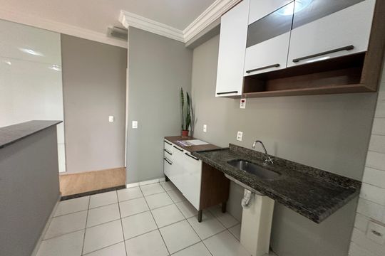 Cozinha de apartamento à venda com 3 quartos, 68m² em Jardim Tupanci, Barueri