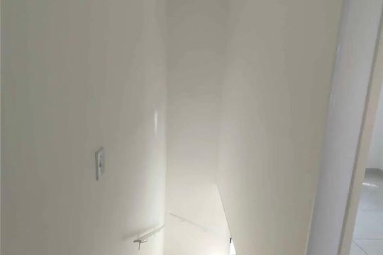 Escada de casa de condomínio para alugar com 2 quartos, 65m² em Água Espraiada (caucaia do Alto), Cotia