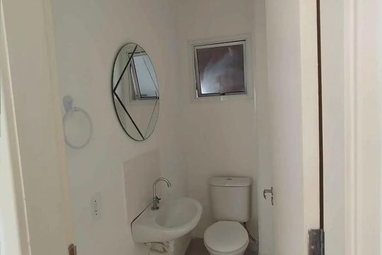 Banheiro de casa de condomínio para alugar com 2 quartos, 65m² em Água Espraiada (caucaia do Alto), Cotia