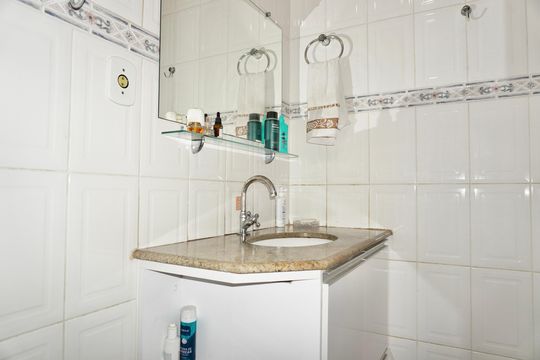 Banheiro Social de casa à venda com 3 quartos, 210m² em Pqe Recreio, Contagem