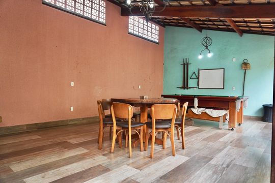 Casa à venda com 3 quartos, 210m² em Pqe Recreio, Contagem