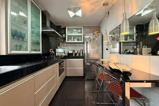 Cozinha de apartamento à venda com 4 quartos, 270m² em Cidade Nova, Belo Horizonte