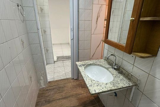 Banheiro de casa para alugar com 1 quarto, 90m² em Vila Alpina, São Paulo