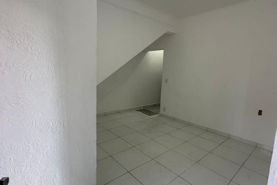 Sala/Quarto de casa para alugar com 1 quarto, 90m² em Vila Alpina, São Paulo