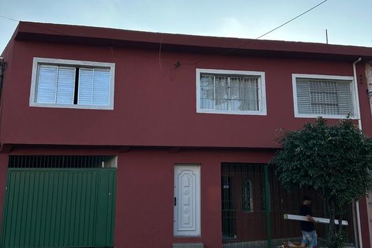 Fachada de casa para alugar com 1 quarto, 90m² em Vila Alpina, São Paulo