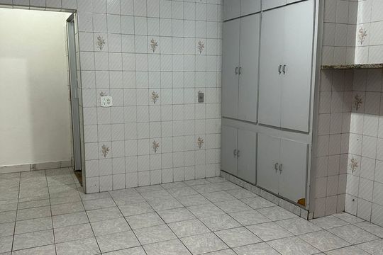 Cozinha de casa para alugar com 1 quarto, 90m² em Vila Alpina, São Paulo