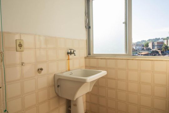 Área de Serviço de apartamento para alugar com 2 quartos, 65m² em Brasilândia, São Gonçalo