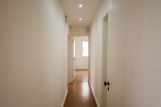 Corredor de apartamento à venda com 3 quartos, 84m² em Cidade Monções, São Paulo