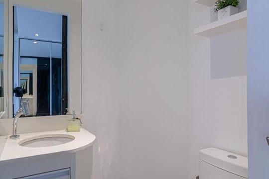 Lavabo de apartamento para alugar com 1 quarto, 54m² em Vila Nova Conceição, São Paulo
