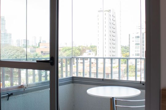 Varanda de kitnet/studio à venda com 1 quarto, 21m² em Jardim das Acacias, São Paulo