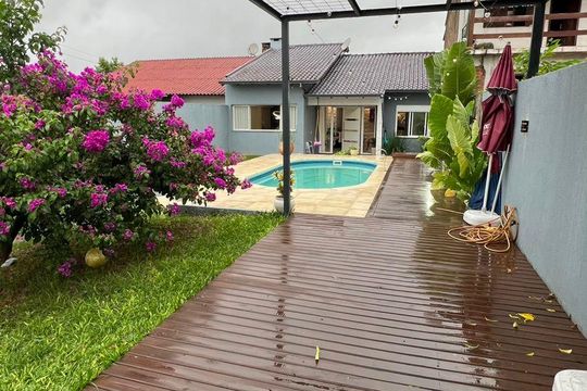 Piscina de casa à venda com 3 quartos, 220m² em Santo Afonso, Novo Hamburgo