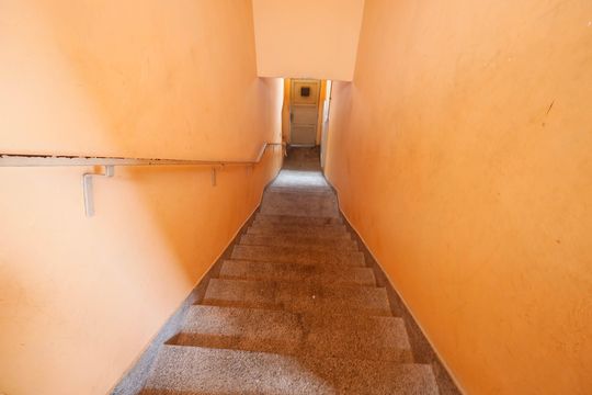 Escada  de casa para alugar com 2 quartos, 77m² em Vila Medeiros, São Paulo
