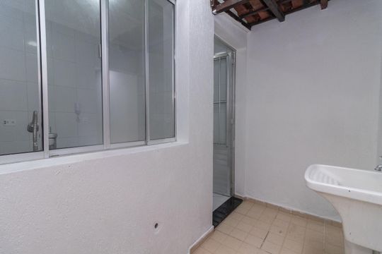 Área de Serviço de casa de condomínio para alugar com 2 quartos, 54m² em Vila Ré, São Paulo