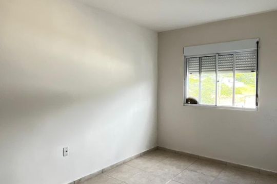 Quarto de apartamento para alugar com 2 quartos, 44m² em Campo Novo, Porto Alegre