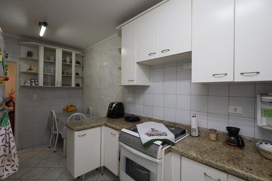 Cozinha - Armários de casa à venda com 3 quartos, 121m² em Vila Irmaos Arnoni, São Paulo