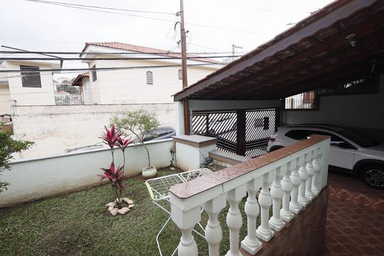 Quintal de casa à venda com 3 quartos, 121m² em Vila Irmaos Arnoni, São Paulo