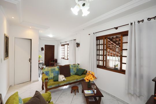 Sala  de casa à venda com 3 quartos, 121m² em Vila Irmaos Arnoni, São Paulo