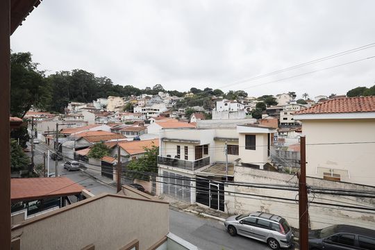 Vista  de casa à venda com 3 quartos, 121m² em Vila Irmaos Arnoni, São Paulo
