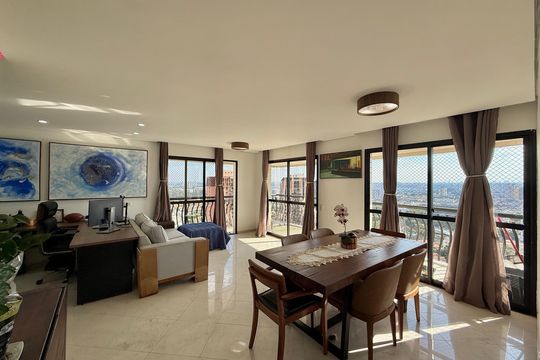 Sala  de apartamento à venda com 3 quartos, 148m² em Santo Amaro, São Paulo