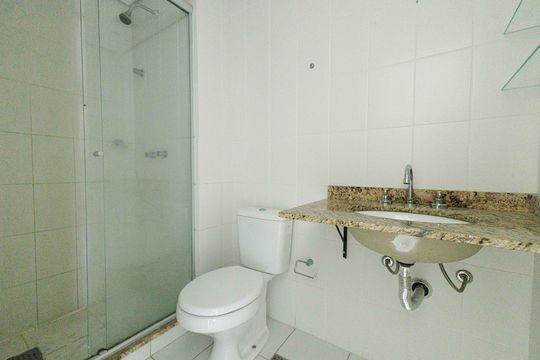 Banheiro da Suíte  de apartamento à venda com 2 quartos, 80m² em Jardim Carvalho, Porto Alegre