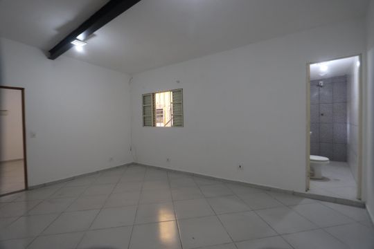 Quarto de casa para alugar com 1 quarto, 42m² em Vila Ester, São Paulo