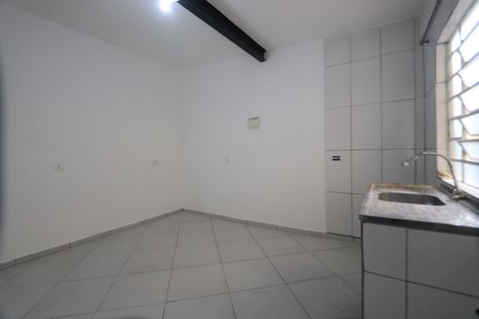 Sala e Cozinha de casa para alugar com 1 quarto, 42m² em Vila Ester, São Paulo