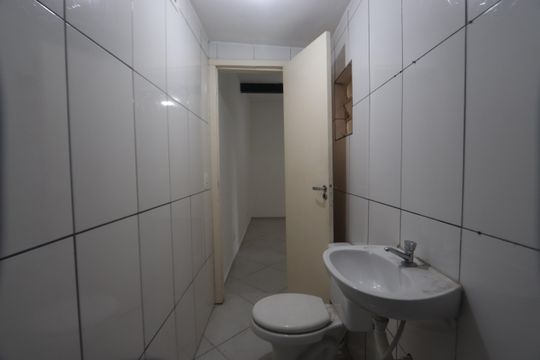 Banheiro de casa para alugar com 1 quarto, 42m² em Vila Ester, São Paulo