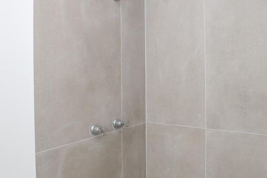 Banheiro de kitnet/studio à venda com 1 quarto, 18m² em Jardim Vera Cruz, São Paulo
