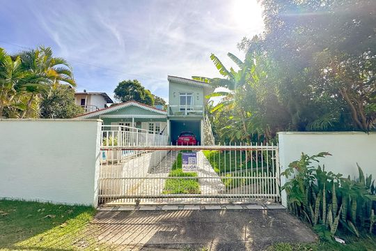 Fachada de apartamento para alugar com 1 quarto, 48m² em São João do Rio Vermelho, Florianópolis
