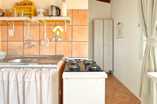 Cozinha de apartamento para alugar com 1 quarto, 48m² em São João do Rio Vermelho, Florianópolis