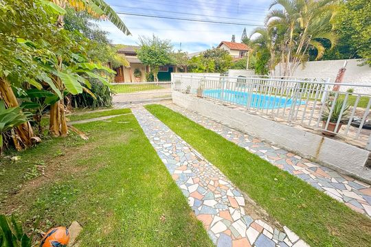 Garagem de apartamento para alugar com 1 quarto, 48m² em São João do Rio Vermelho, Florianópolis