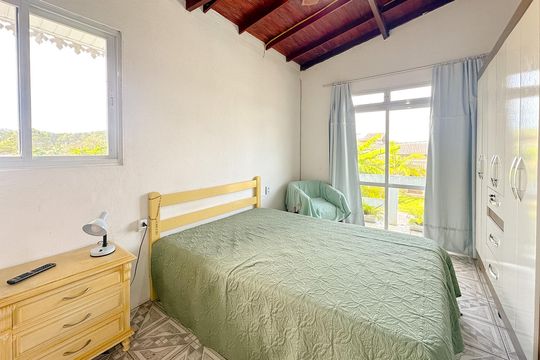 Quarto  de apartamento para alugar com 1 quarto, 48m² em São João do Rio Vermelho, Florianópolis