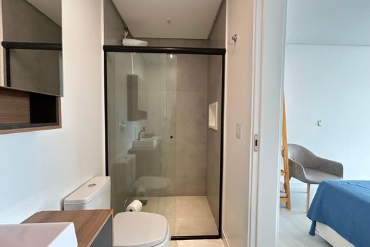 Banheiro suíte  de apartamento para alugar com 1 quarto, 50m² em Lagoa Pequena, Florianópolis