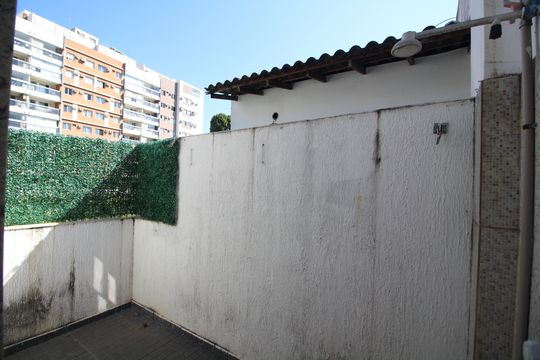 Quarto 1 - Varanda de casa de condomínio à venda com 2 quartos, 60m² em Taquara, Rio de Janeiro