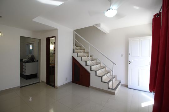 Sala de casa de condomínio à venda com 2 quartos, 60m² em Taquara, Rio de Janeiro
