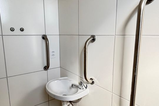 Banheiro de apartamento para alugar com 1 quarto, 35m² em Santa Maria, Santo André