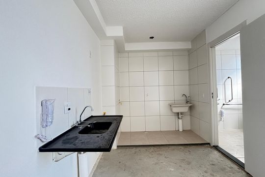 Cozinha de apartamento para alugar com 1 quarto, 35m² em Santa Maria, Santo André