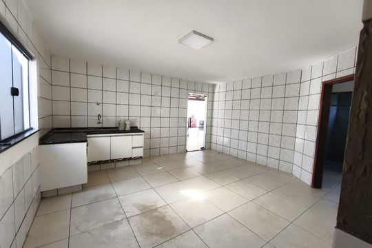 Cozinha de casa para alugar com 4 quartos, 230m² em Setor Faicalville, Goiânia