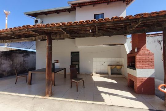 Churrasqueira de casa para alugar com 4 quartos, 230m² em Setor Faicalville, Goiânia