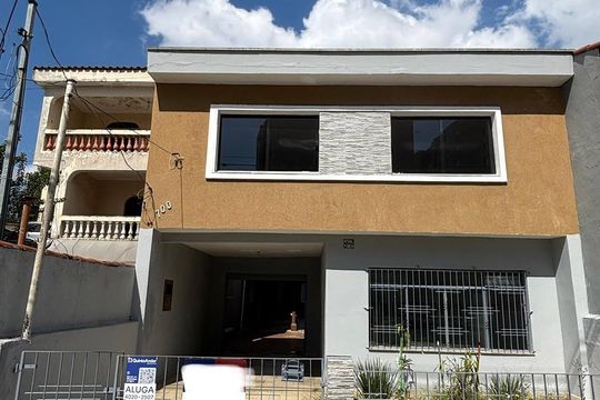 Fachada de casa para alugar com 4 quartos, 252m² em Utinga, Santo André