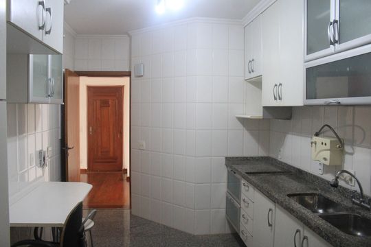 Cozinha de apartamento à venda com 3 quartos, 148m² em Santo Antônio, São Caetano do Sul