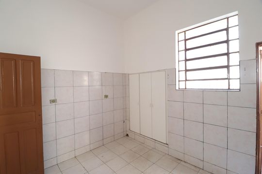 Cozinha de casa para alugar com 2 quartos, 150m² em Centro, Uberlândia