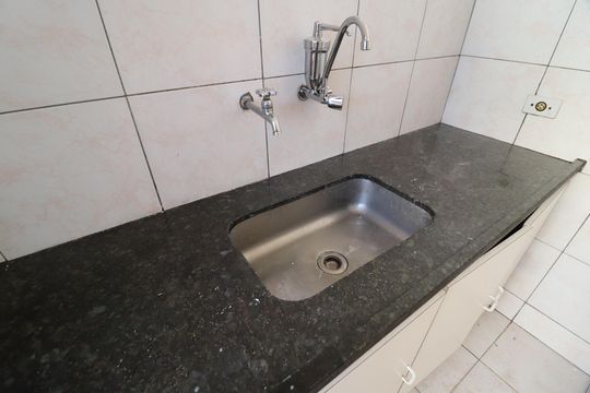 Cozinha de casa para alugar com 2 quartos, 150m² em Centro, Uberlândia