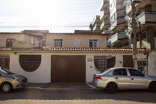 Fachada de apartamento para alugar com 3 quartos, 110m² em Braga, Cabo Frio