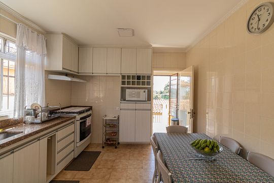 Cozinha de casa à venda com 4 quartos, 180m² em Jardim São Nicolau, São Paulo
