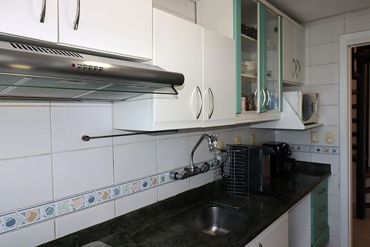 Cozinha de apartamento para alugar com 2 quartos, 151m² em Petrópolis, Porto Alegre