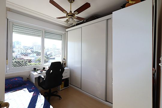 Quarto 2 de apartamento para alugar com 2 quartos, 151m² em Petrópolis, Porto Alegre